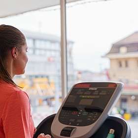 Fitness training avec vue sur la gare de lausanne